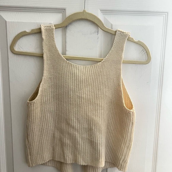 Cream Knit Sleeveless Top - Picture 2 of 2